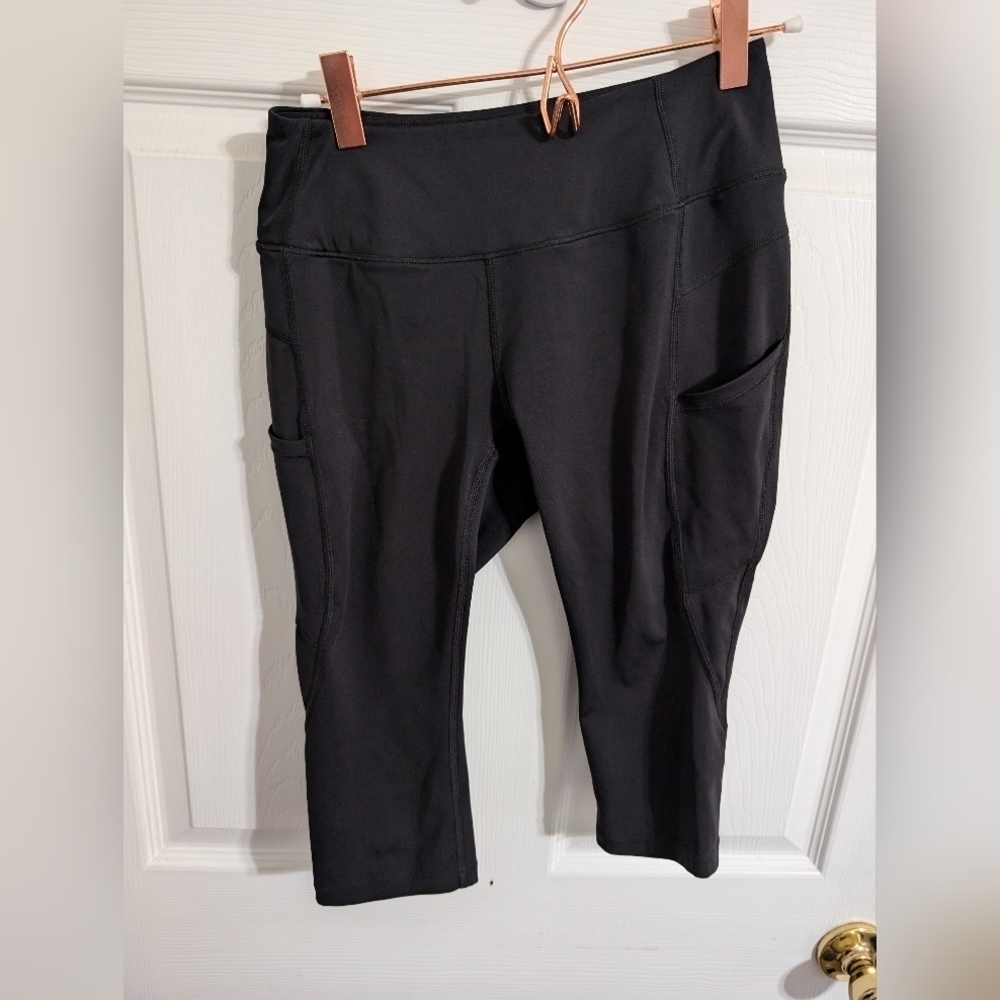 Handful Womens Leggings Black Crop Size XS Athletic Active Pants